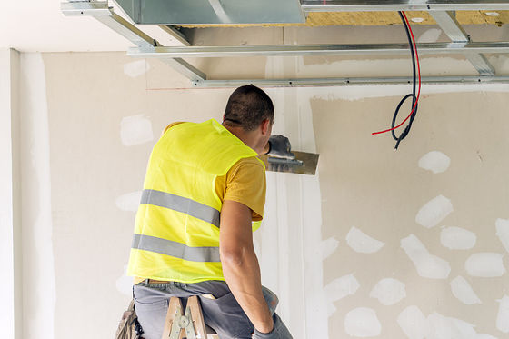 Bom preço as placas de emplastro da gipsita de 1220x2440mm reforçaram 15mm grosso para o teto on-line