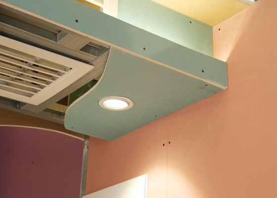 Placa de gesso de instalação fácil 4x8ft 12mm para divisória de edifícios comerciais e isolamento acústico