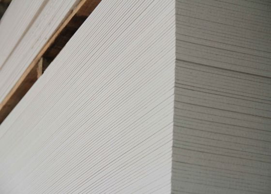 1220x2440mm Placas de gesso Tecto interior não combustível Placas de gesso resistentes ao fogo