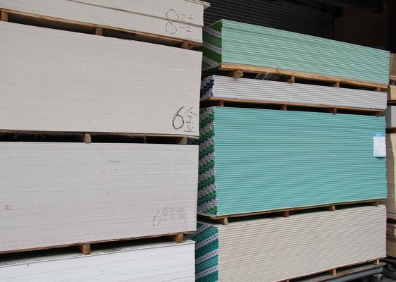 Bom preço Placa de gesso resistente à umidade para áreas internas úmidas de parede e teto on-line