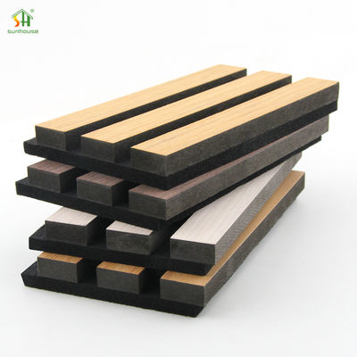 Bom preço Customized 550kg/m3 ~ 880kg/m3 Density Black MDF+Polyester Fiber Acoustic Slat Wall Panel with More than 5 Years Warranty on-line